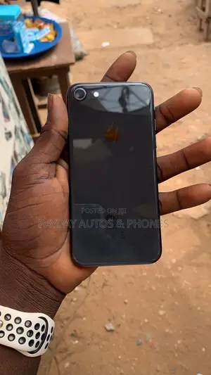 Apple iPhone 8 64 GB Black