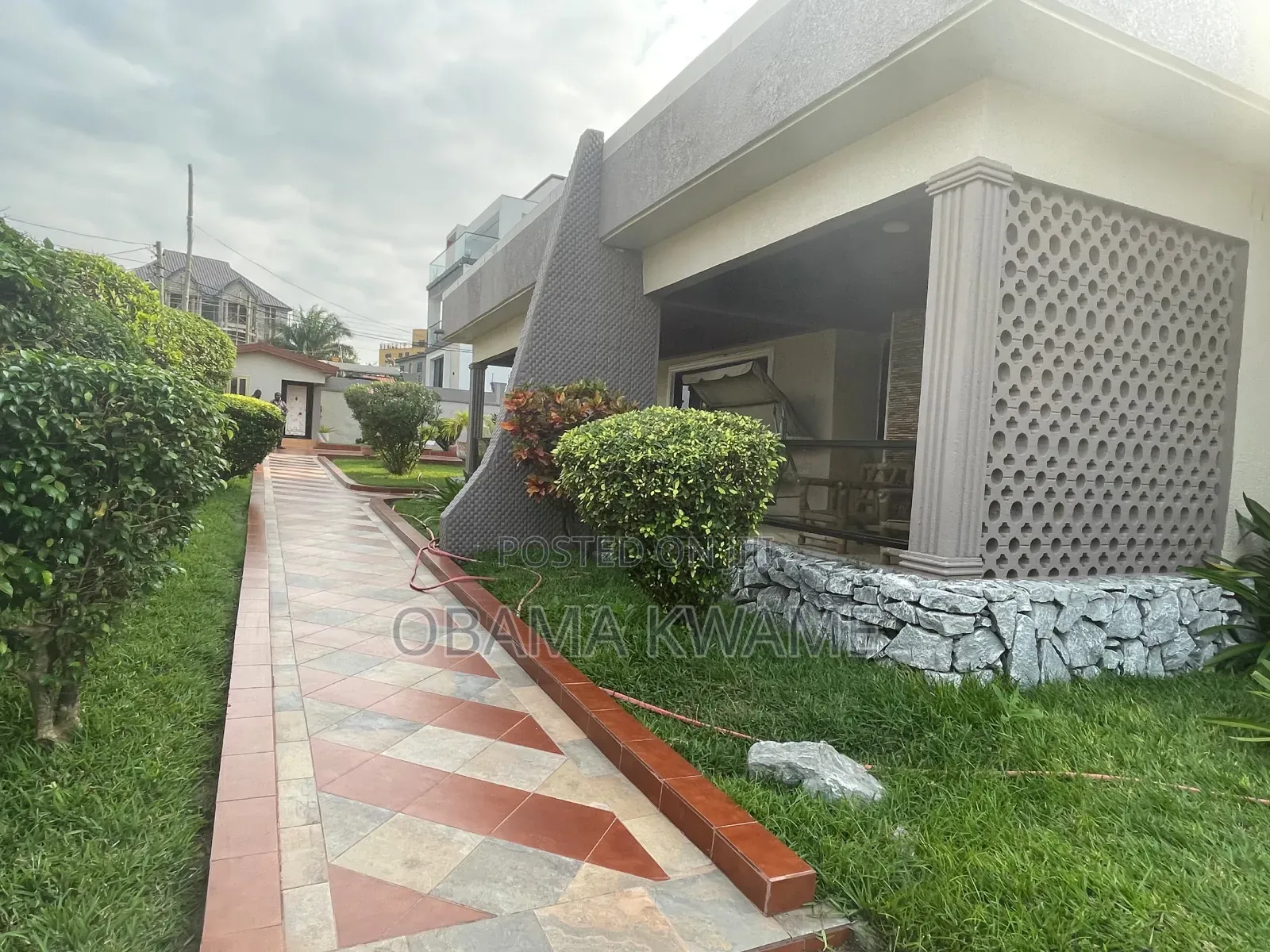 8 Bedrooms House for Rent for Commercial Purposes at Dansoman
