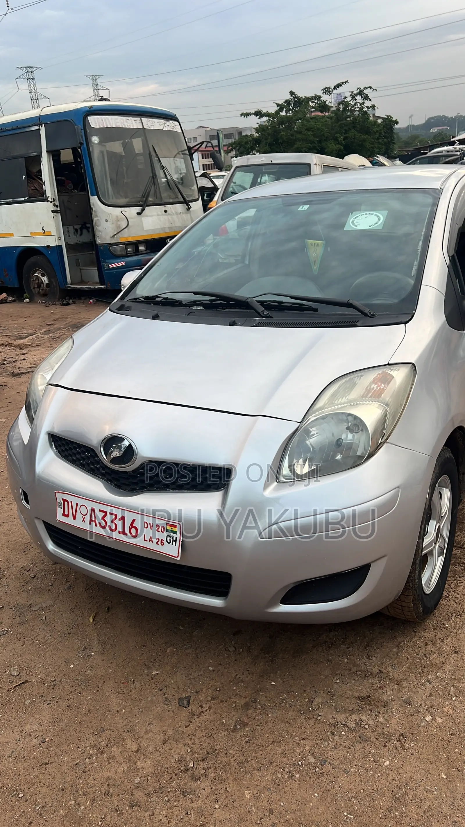 Toyota Vitz 1.0 FWD 3dr 2010 Silver