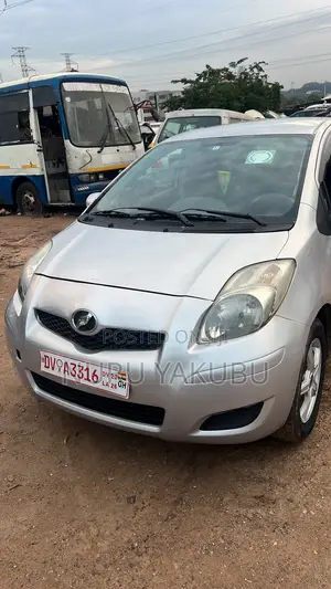 Toyota Vitz 1.0 FWD 3dr 2010 Silver