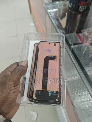 Samsung Galaxy Fold Screens