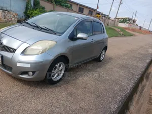Toyota Vitz 1.5 FWD 5dr 2010 Green