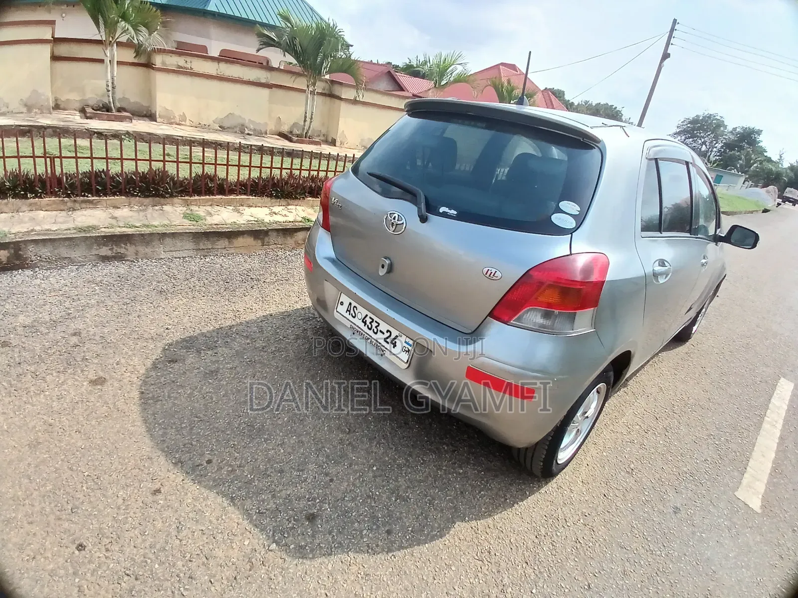 Toyota Vitz 1.5 FWD 5dr 2010 Green