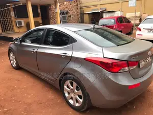 Hyundai Elantra Limited 4dr Sedan (1.8L 4cyl 6A) 2015 Silver