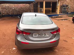 Hyundai Elantra Limited 4dr Sedan (1.8L 4cyl 6A) 2015 Silver
