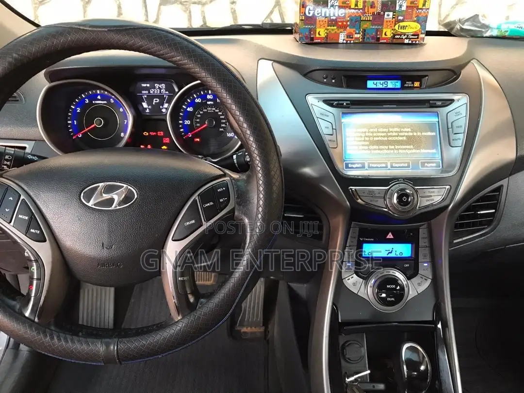 Hyundai Elantra Limited 4dr Sedan (1.8L 4cyl 6A) 2015 Silver