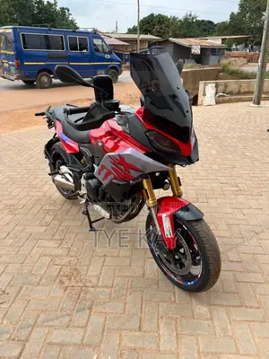 BMW Sport 2020 Red