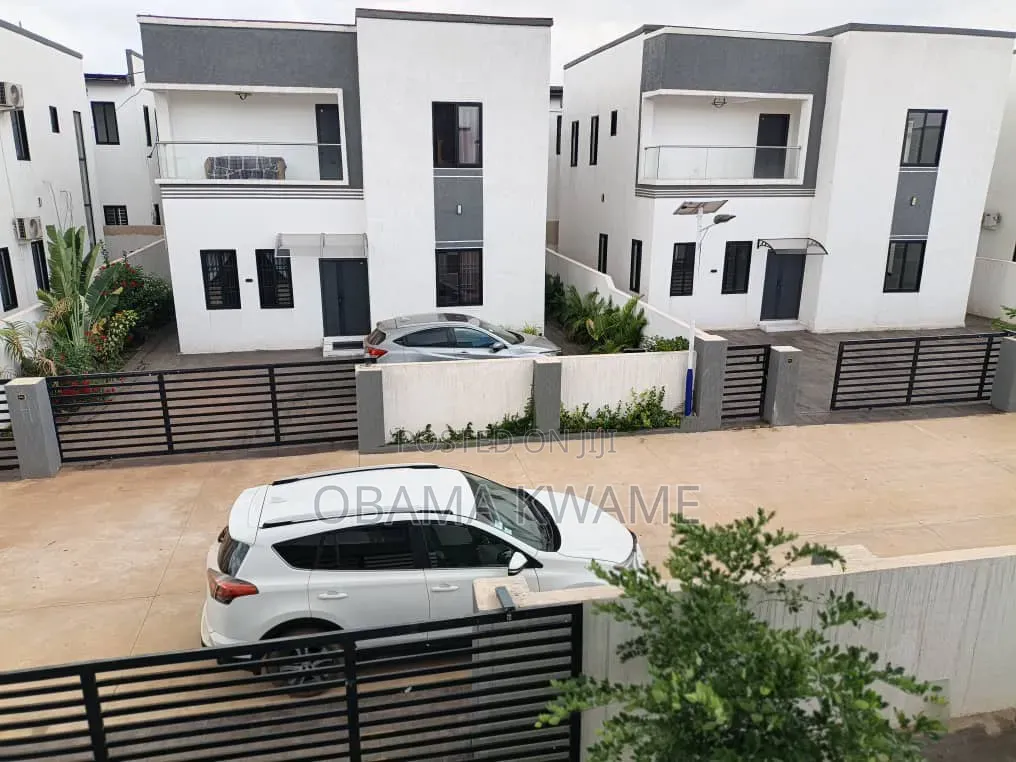 4bdrm House in Laryea Homes, Oyarifa Mall Area for rent