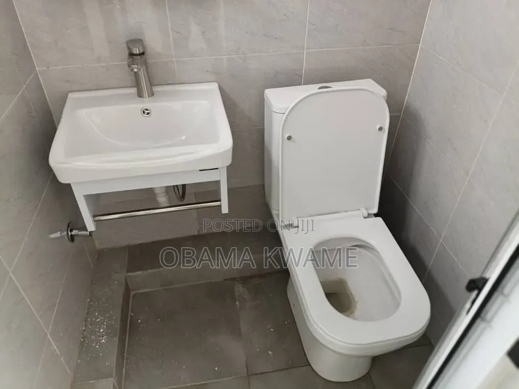 4bdrm House in Laryea Homes, Oyarifa Mall Area for rent