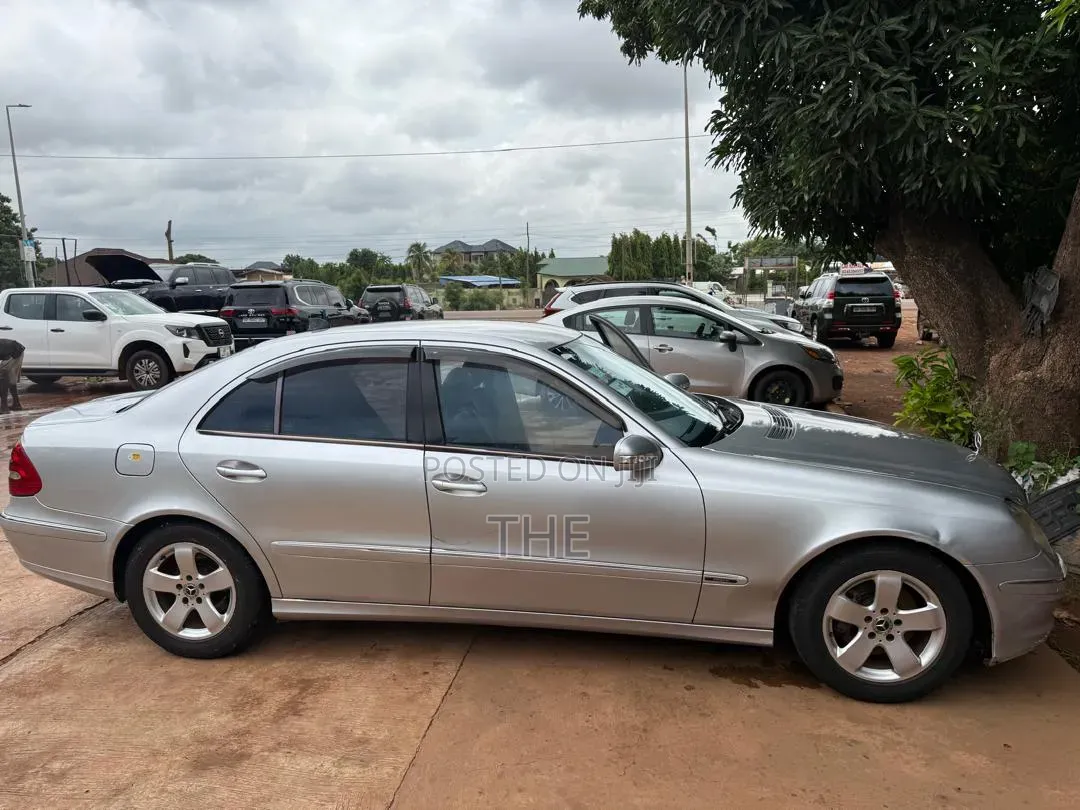 Mercedes-Benz 220E 2006 Gray