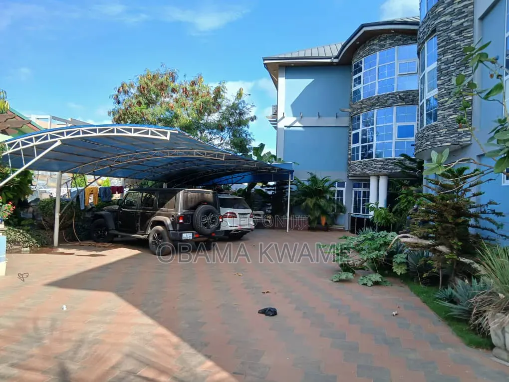 19bdrm Apartment in Laryea Homes, Community 25 for sale