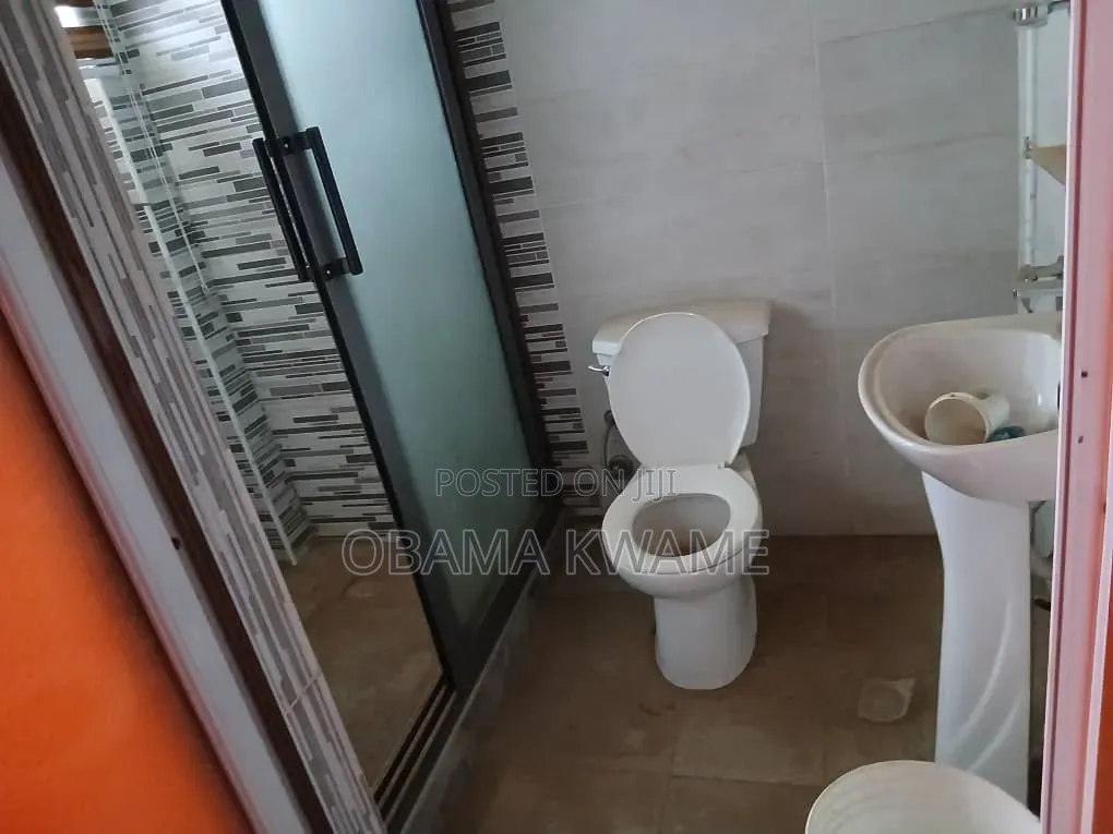 19bdrm Apartment in Laryea Homes, Community 25 for sale