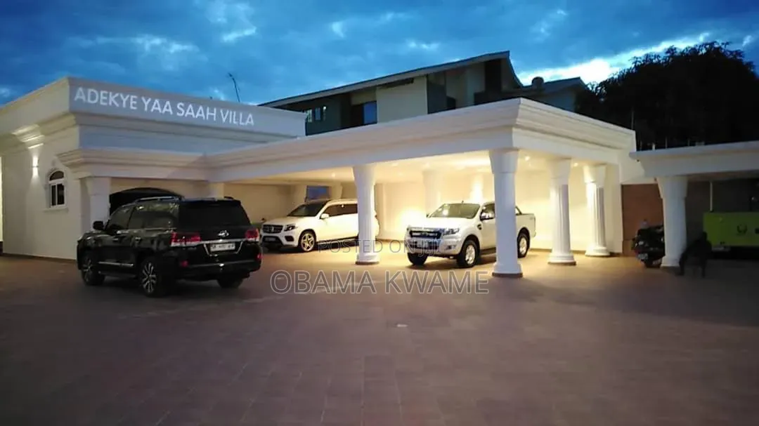 9bdrm Mansion in Laryea Homes, American House for sale