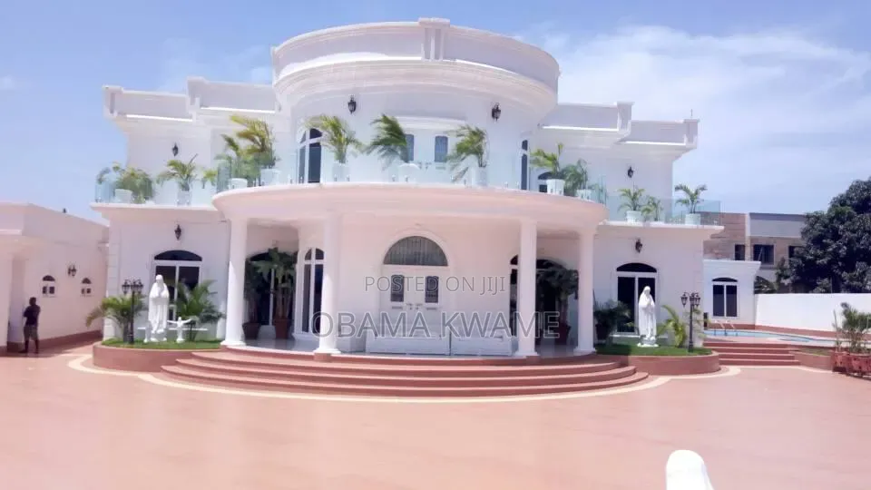 9bdrm Mansion in Laryea Homes, American House for sale