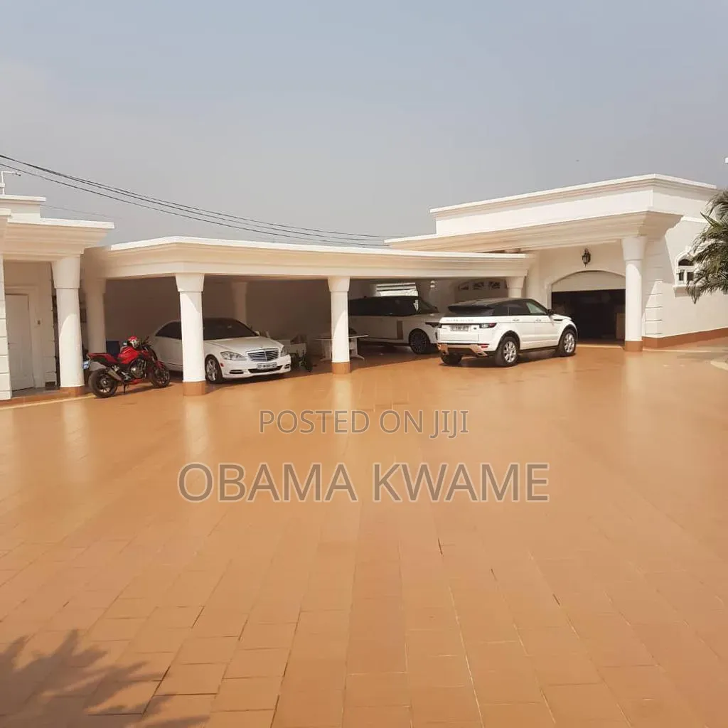 9bdrm Mansion in Laryea Homes, American House for sale