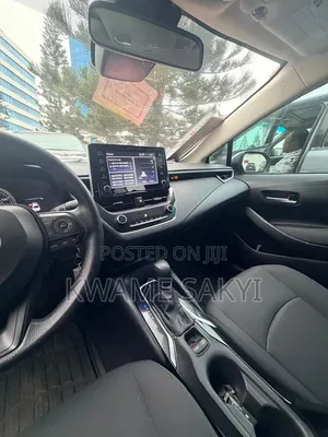 Toyota Corolla LE 2020 Silver