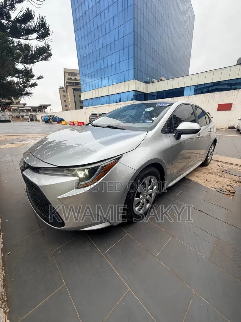 Toyota Corolla LE 2020 Silver