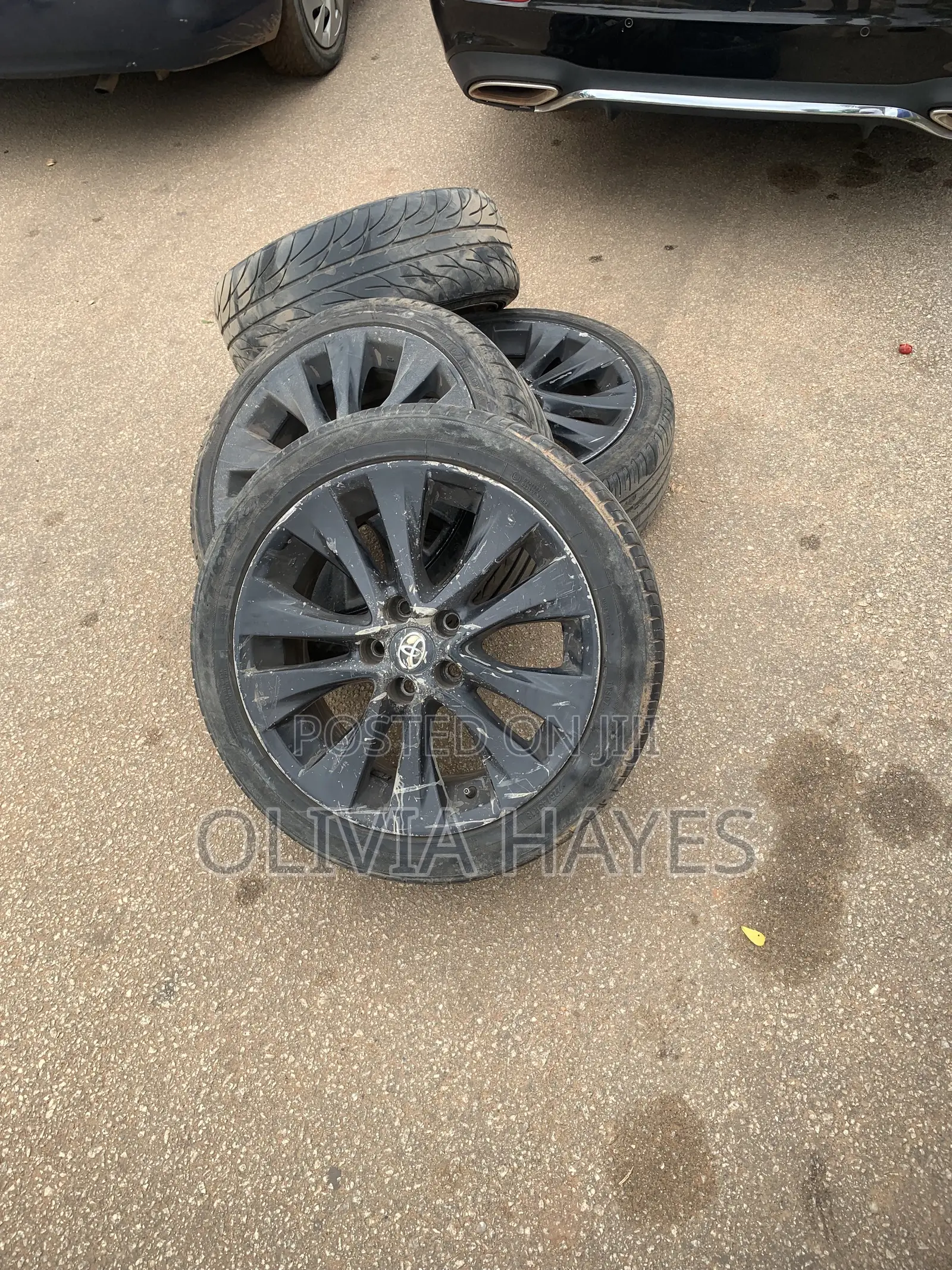 Rim 18 Five Holes Rims and Tires