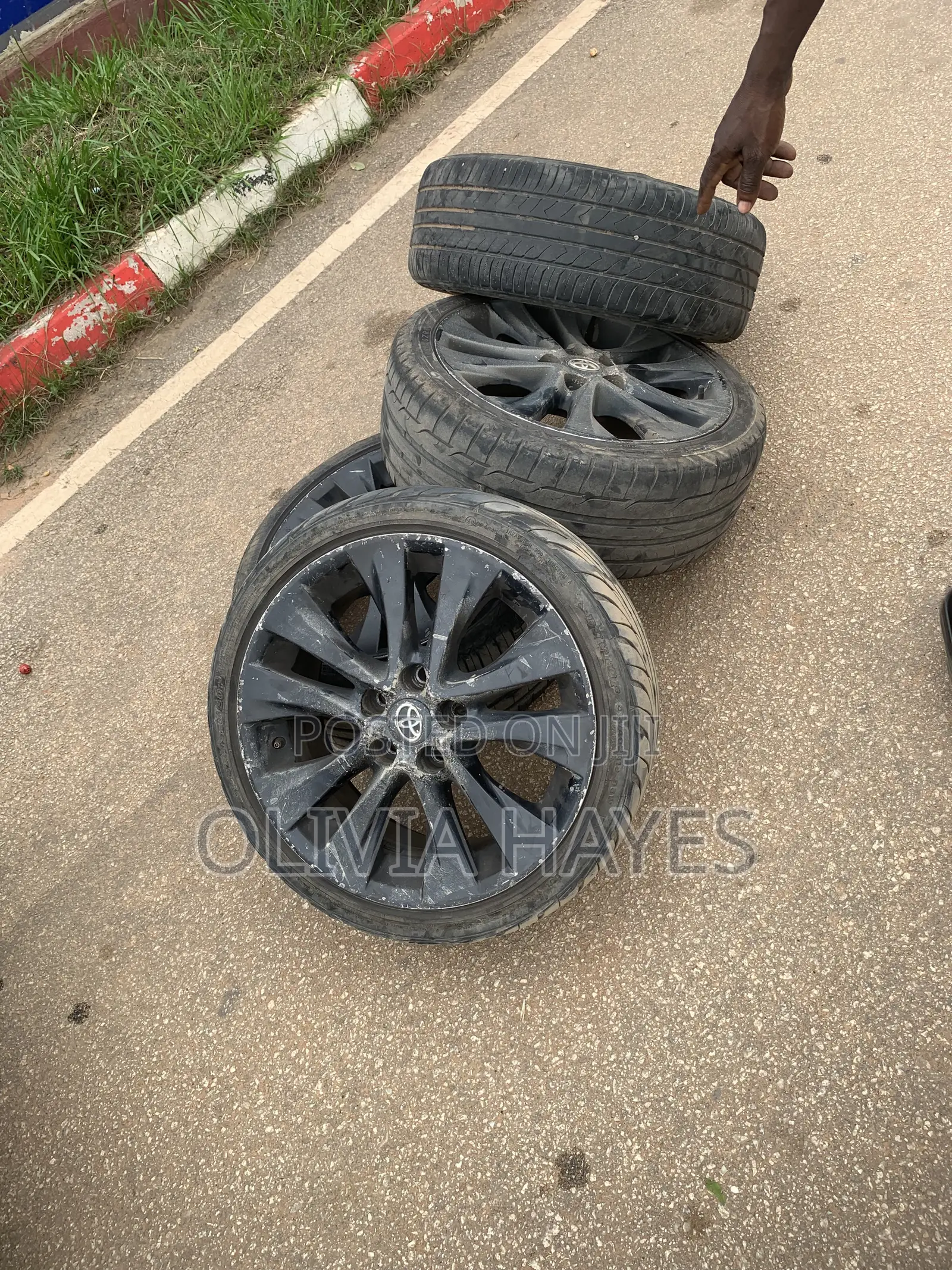 Rim 18 Five Holes Rims and Tires