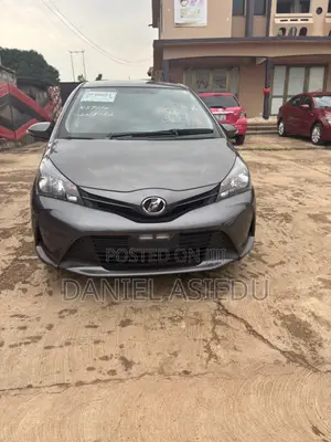 Toyota Vitz 1.3 AWD 3dr 2015 Gray