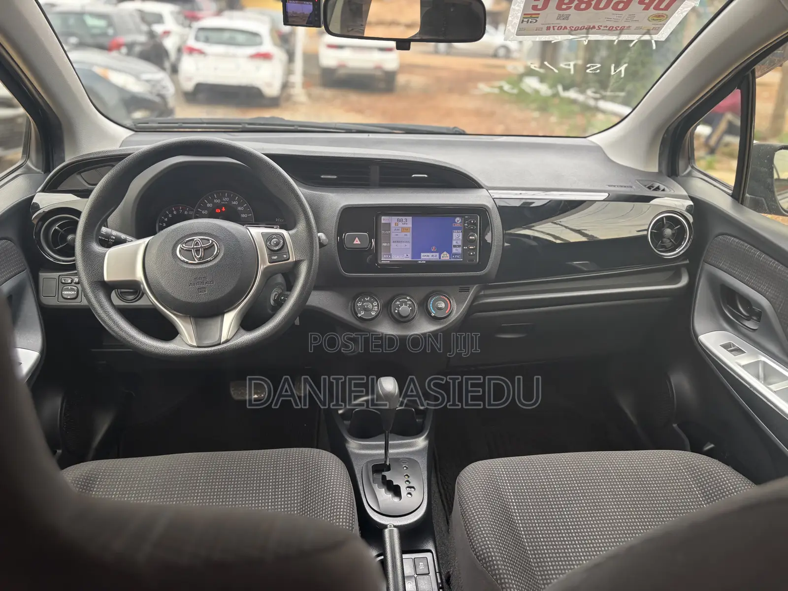 Toyota Vitz 1.3 AWD 3dr 2015 Gray