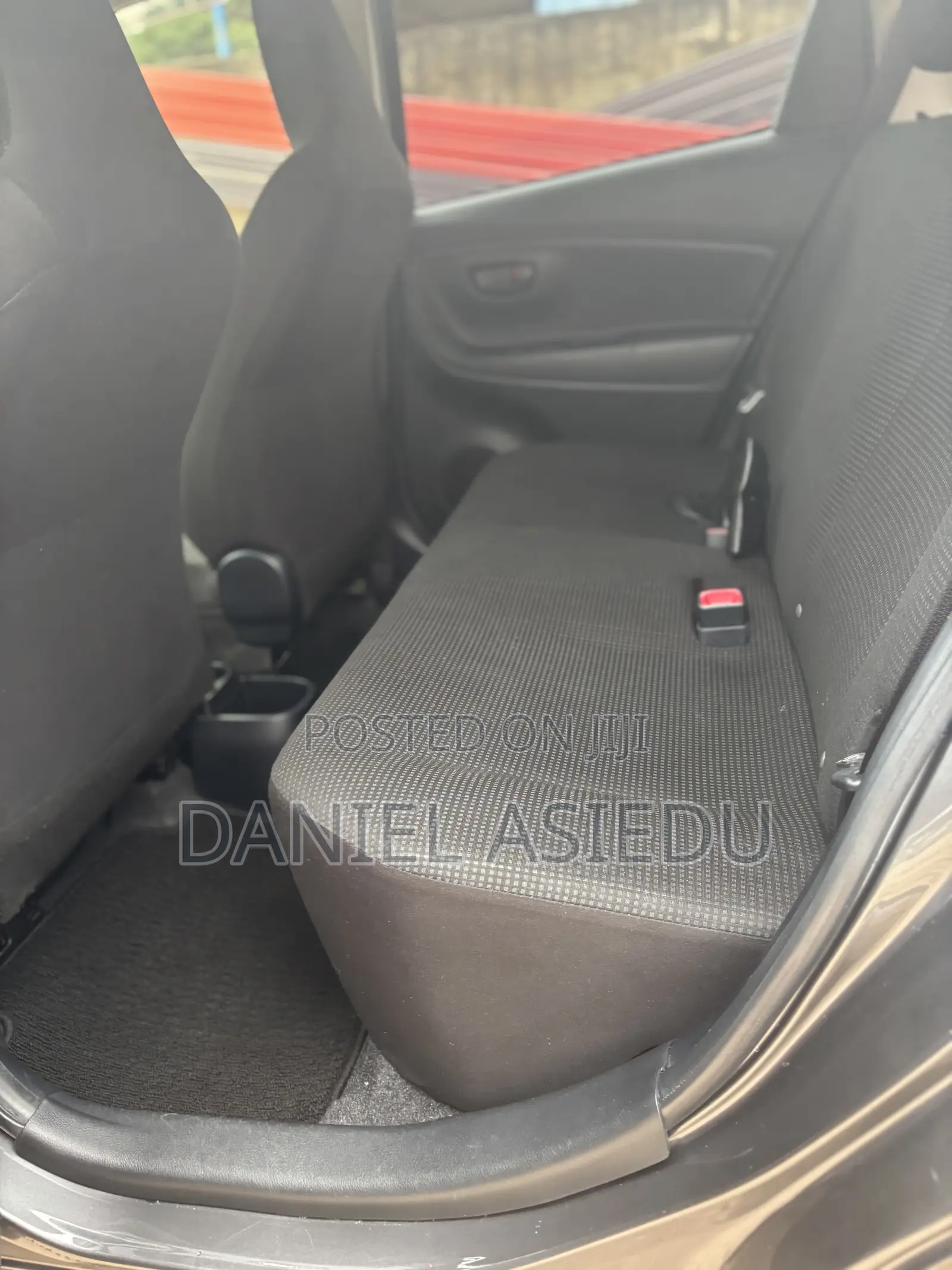 Toyota Vitz 1.3 AWD 3dr 2015 Gray