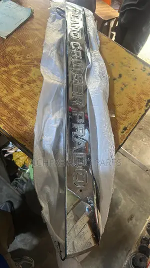 Land Cruiser Prado Boot Chrome Spoiler