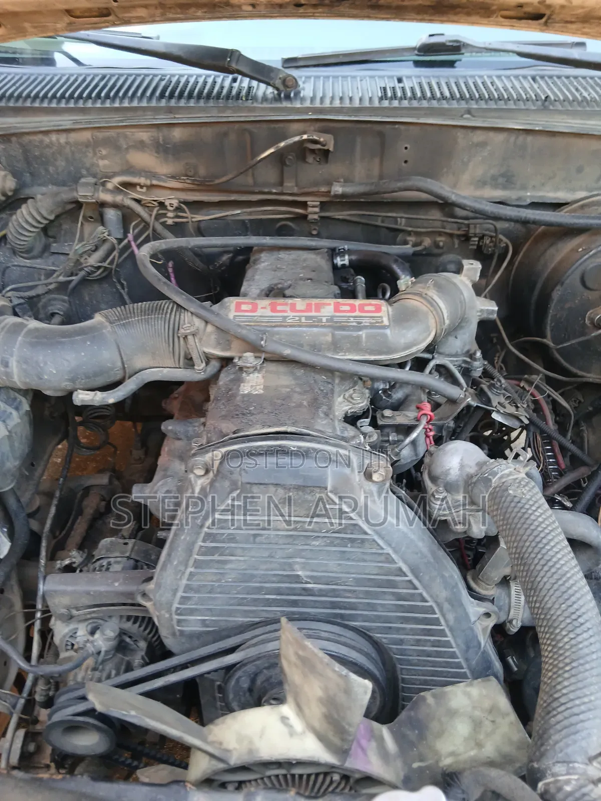 Toyota Hilux 1999 Gold