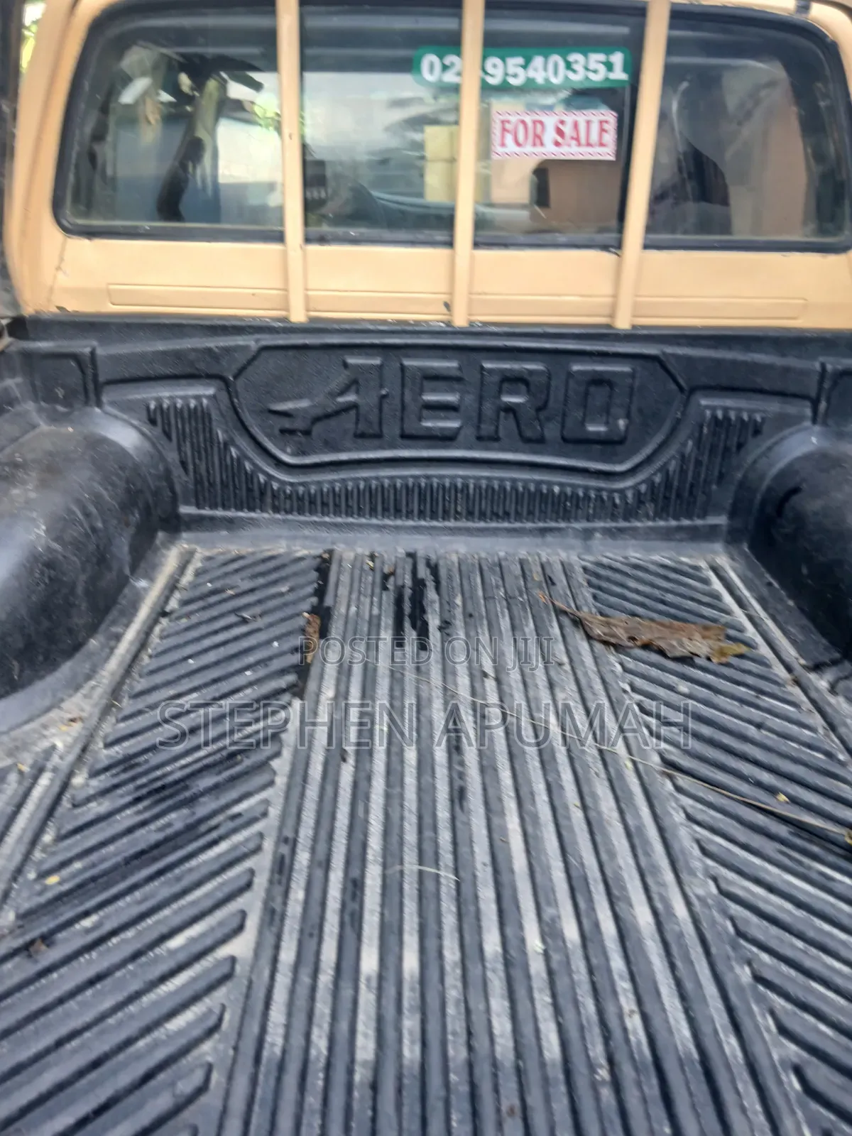 Toyota Hilux 1999 Gold