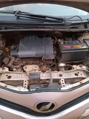 Toyota Vitz 1.0 FWD 3dr 2011 Gray