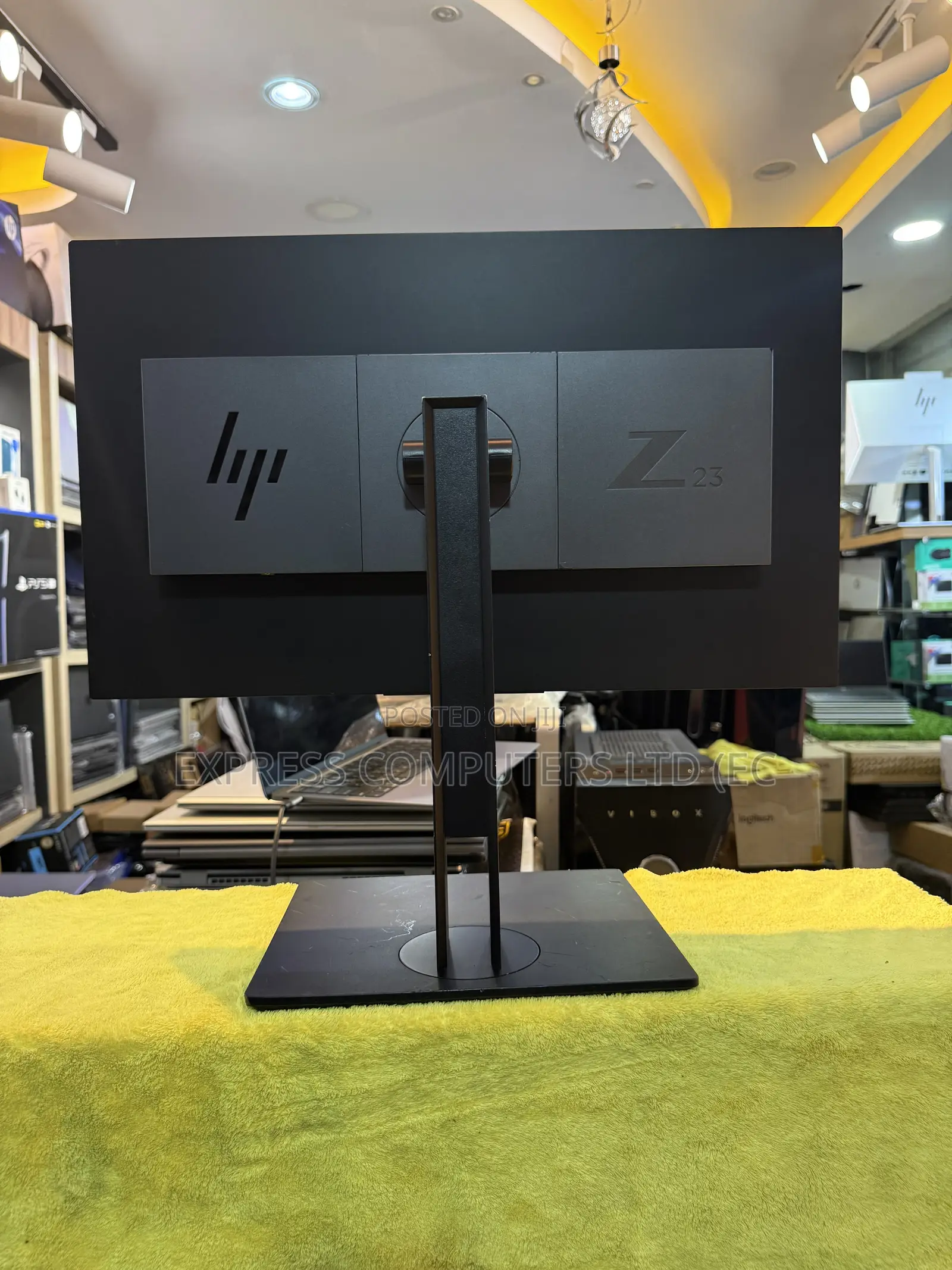 HP Z23-G2 24 Inches Edgeless Ips,Full Hd 1080p Monitor.Good for Gaming