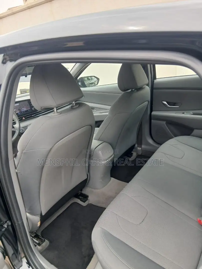 Hyundai Elantra 2023 Black