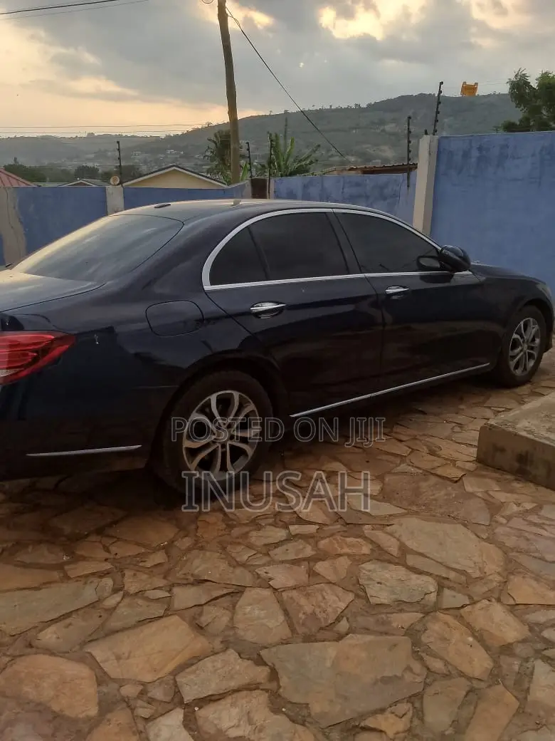 Mercedes-Benz E300 2018 Black