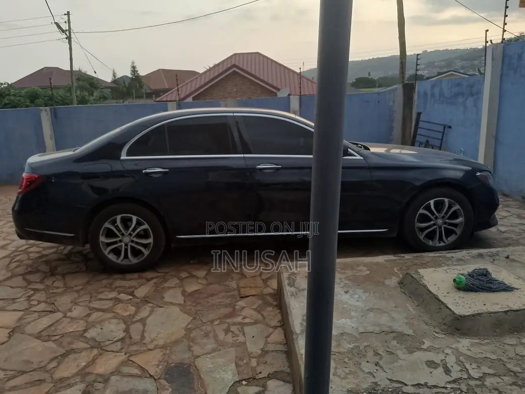 Mercedes-Benz E300 2018 Black