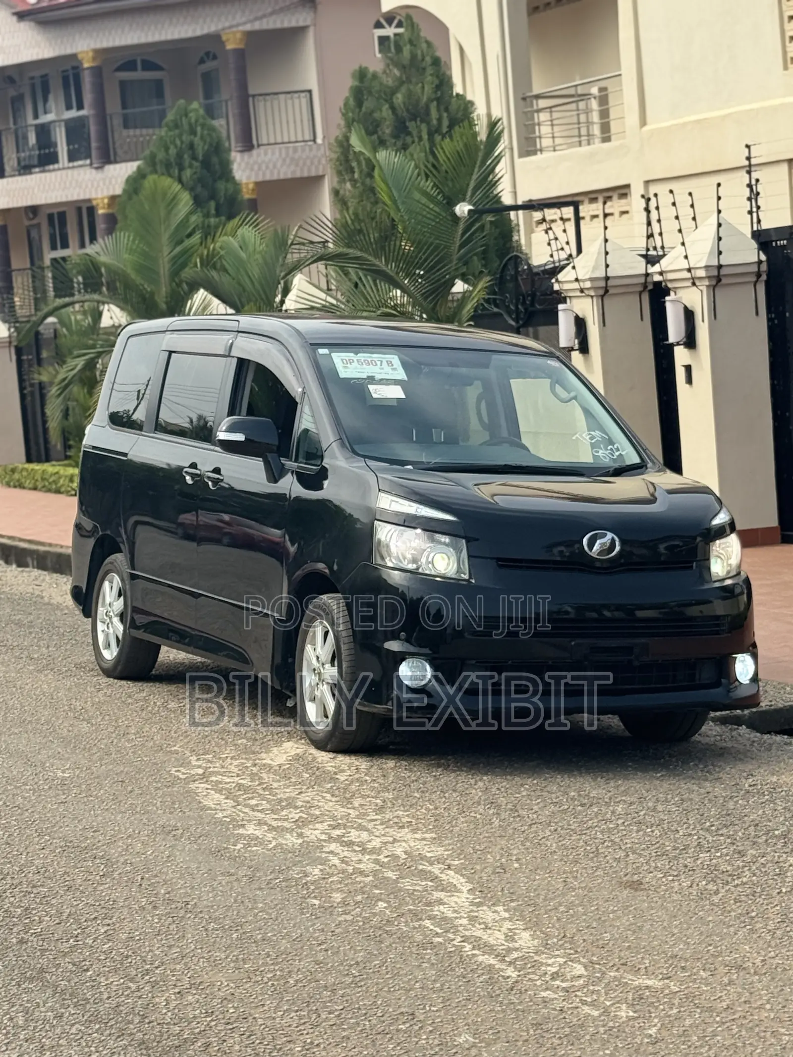 Toyota Voxy ZS 2WD 8-Seater 2010 Black