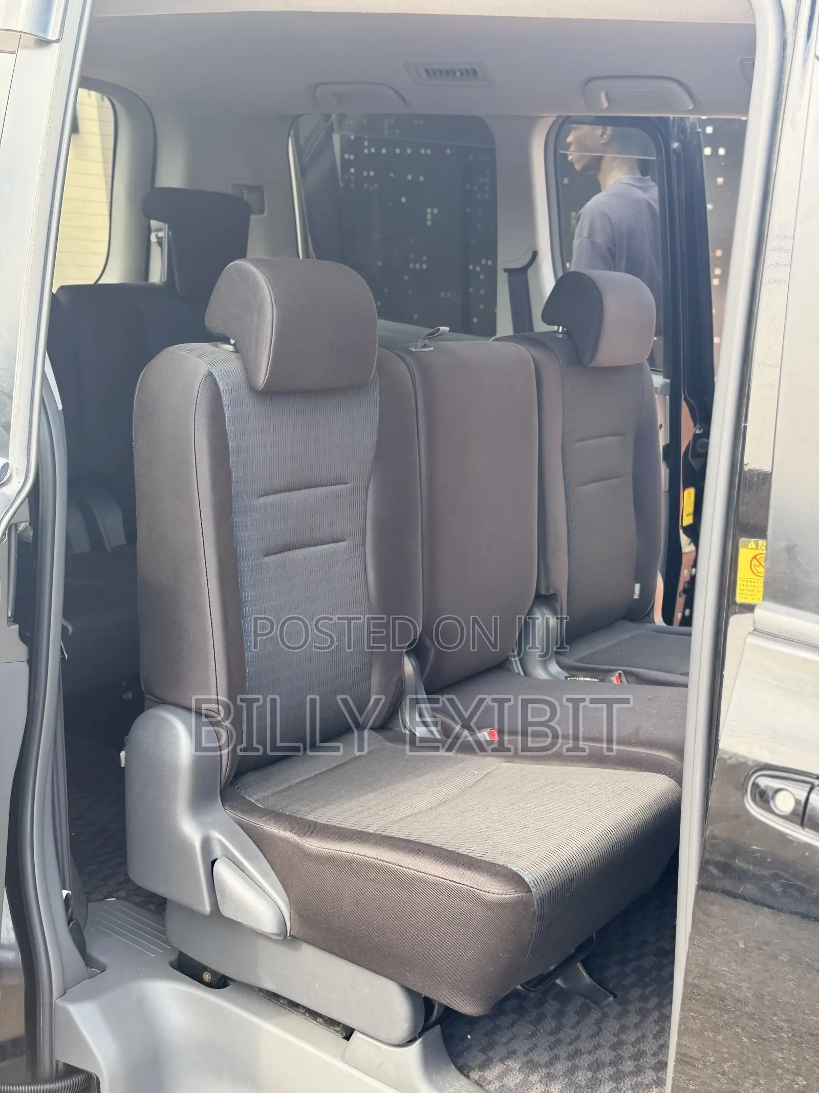 Toyota Voxy ZS 2WD 8-Seater 2010 Black