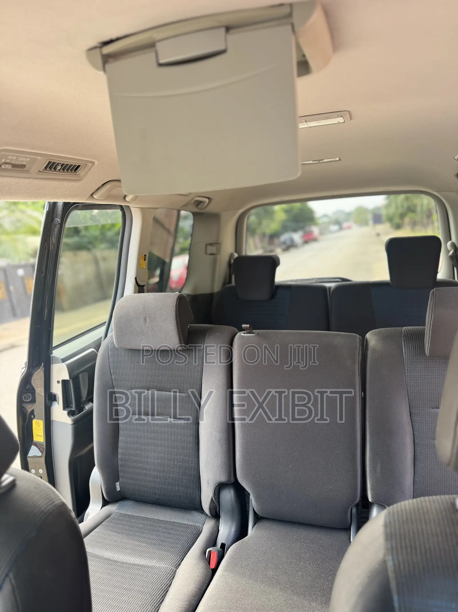 Toyota Voxy ZS 2WD 8-Seater 2010 Black