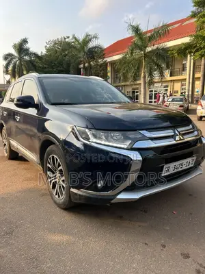 Mitsubishi Outlander 2016 Black