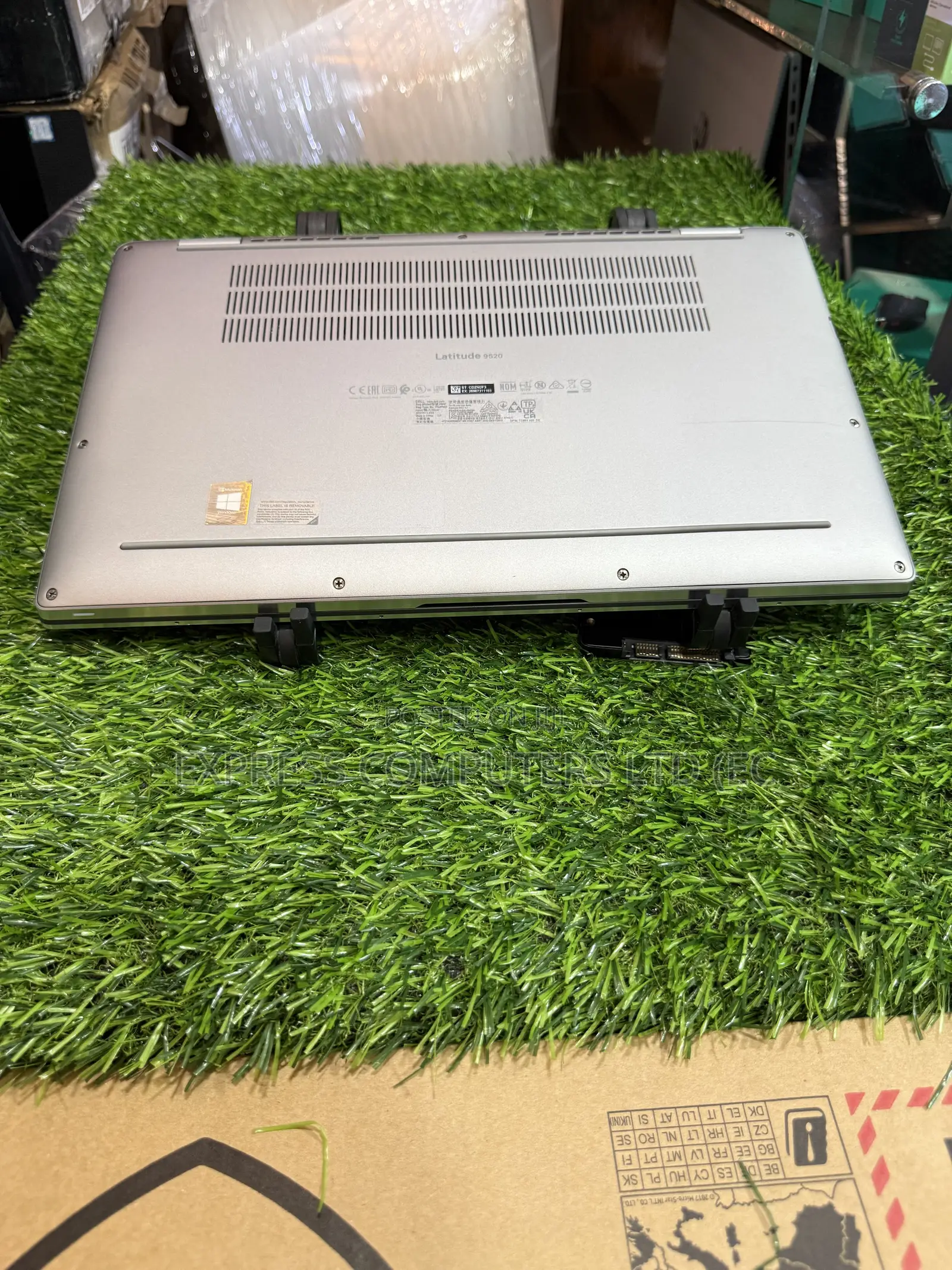 Laptop Dell Latitude 9520 16GB Intel Core i7 SSD 512GB