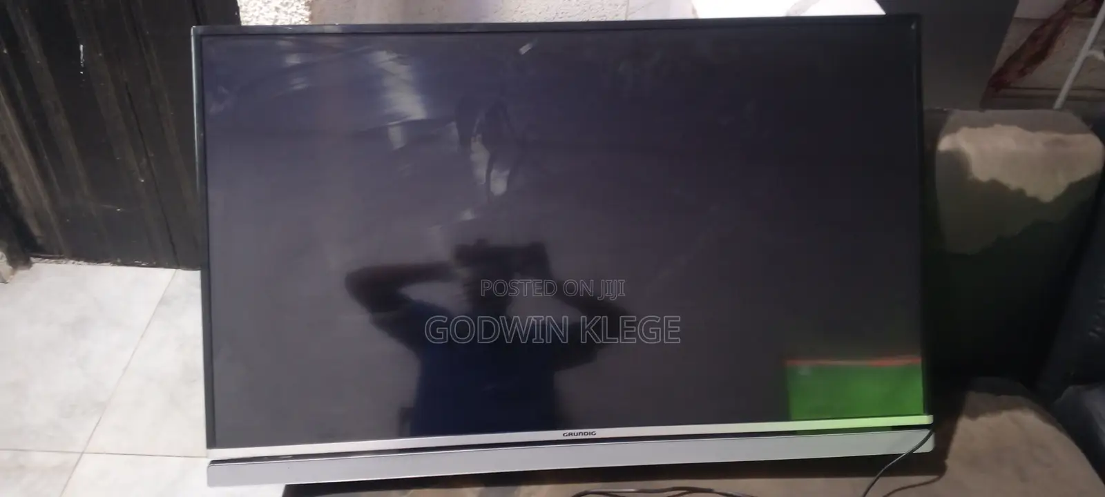 Grundig TV Broken Screen