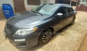 Toyota Corolla LE 4dr Sedan (1.8L 4cyl 4A) 2010 Gray
