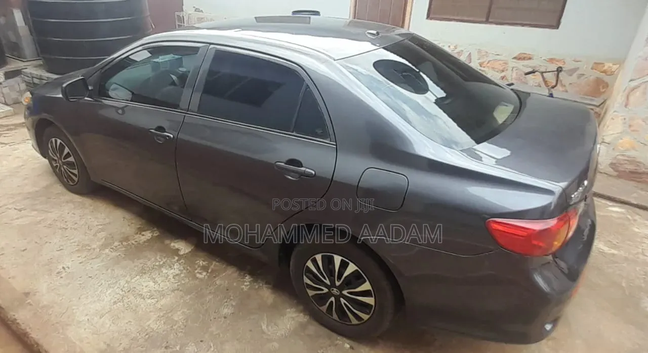 Toyota Corolla LE 4dr Sedan (1.8L 4cyl 4A) 2010 Gray