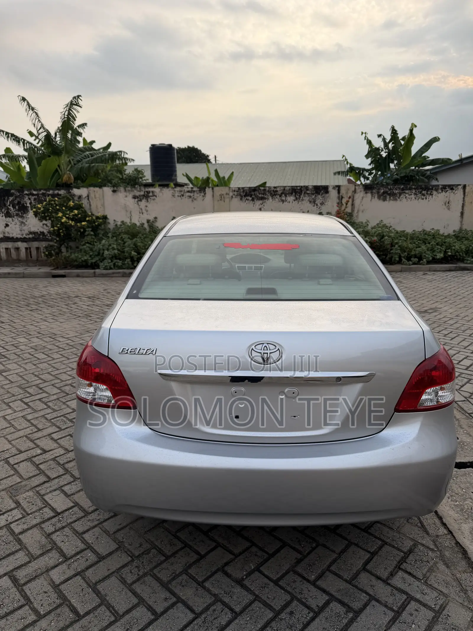 Toyota Belta 2011 Silver