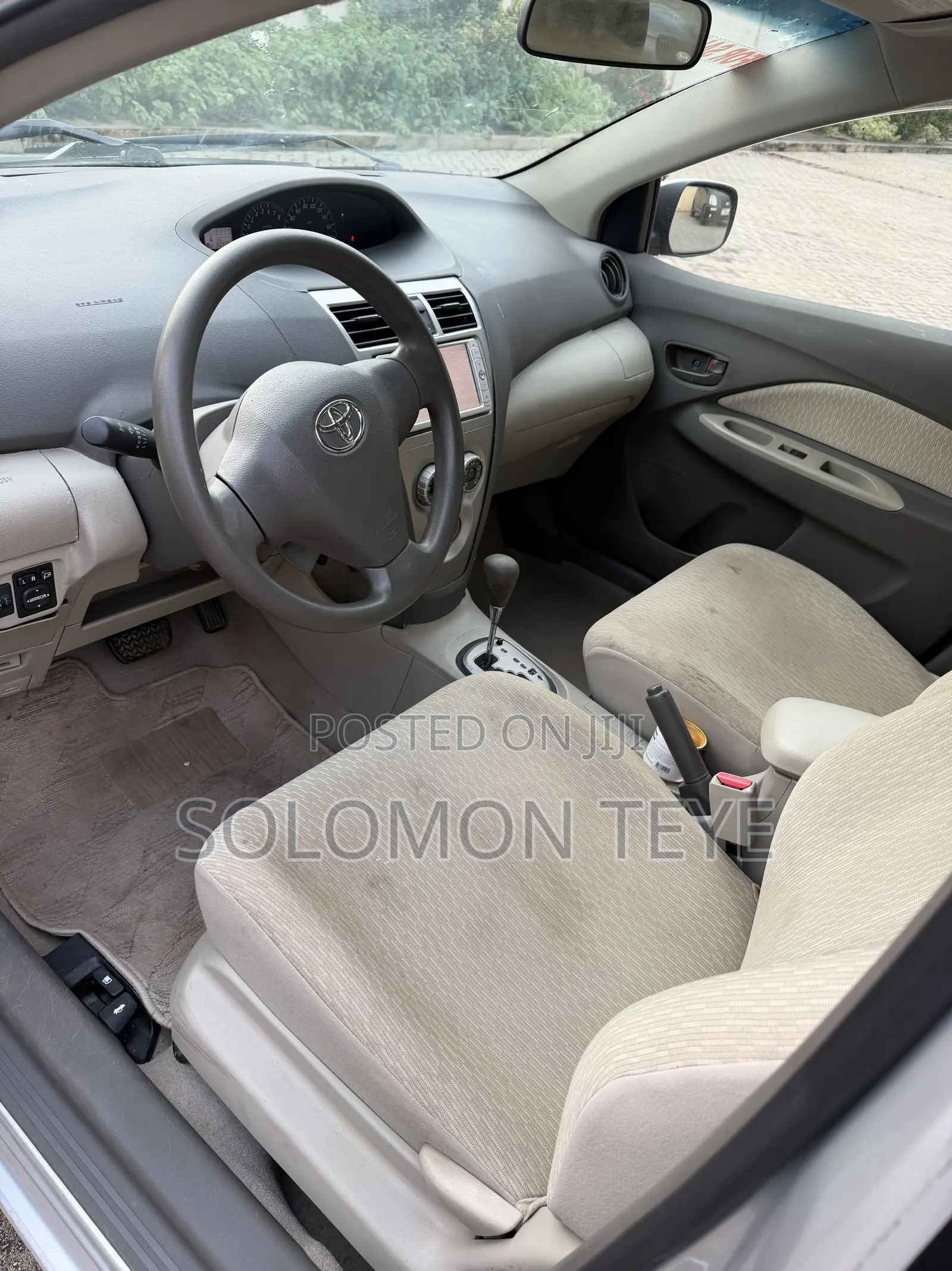 Toyota Belta 2011 Silver