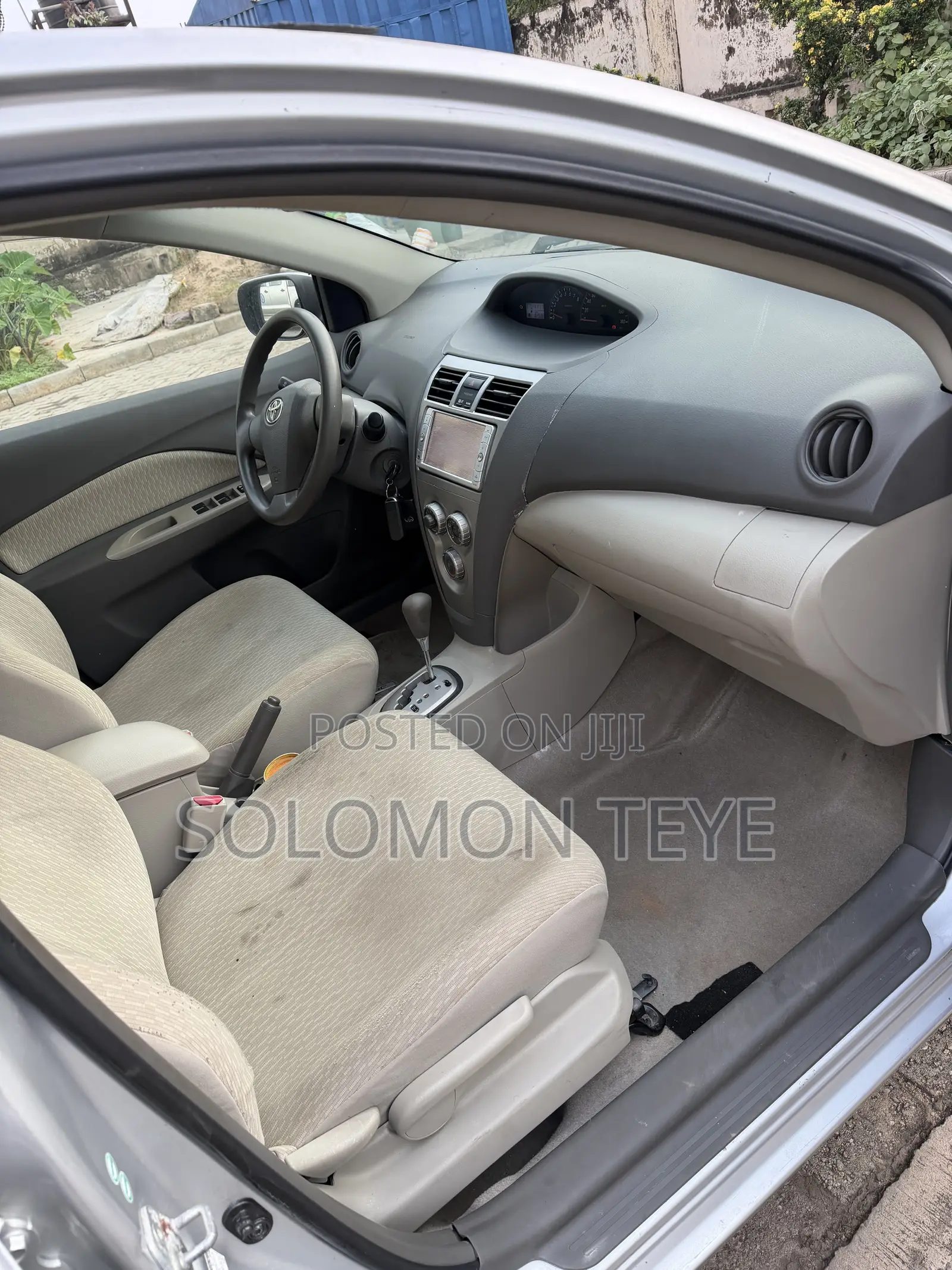 Toyota Belta 2011 Silver