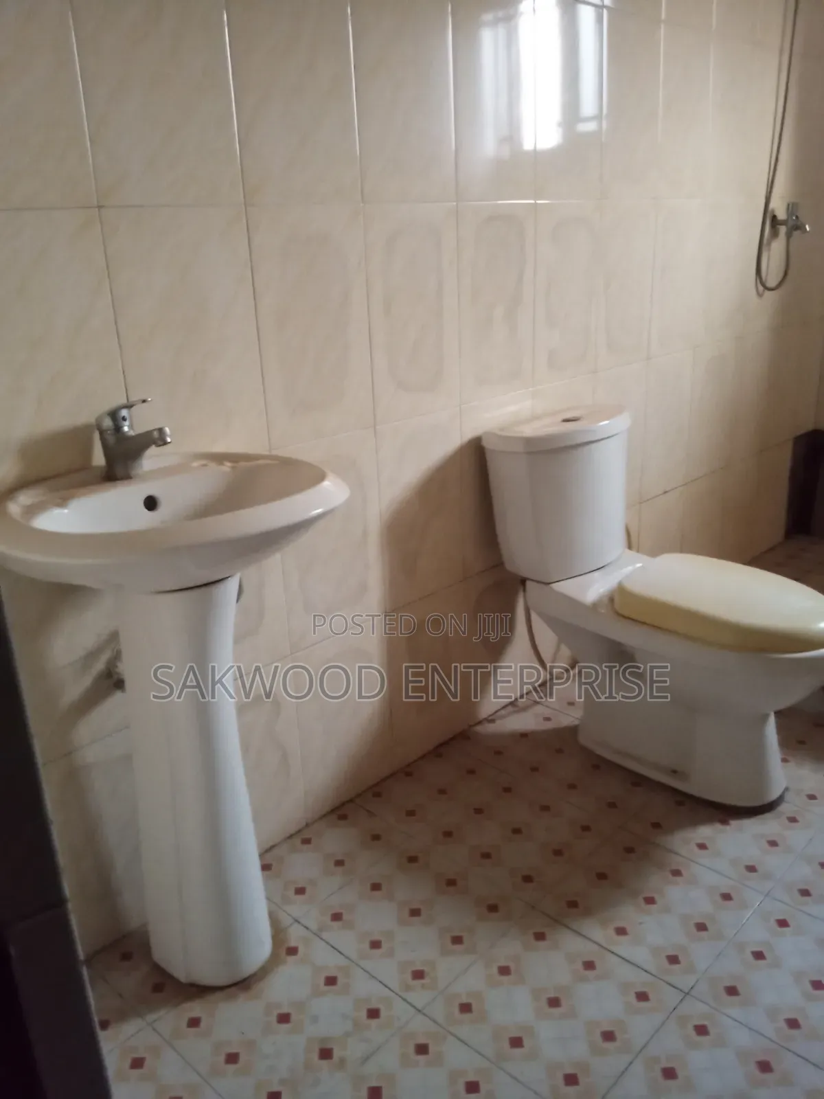 2bdrm Apartment in Sakwood Estate, Oyibi for rent