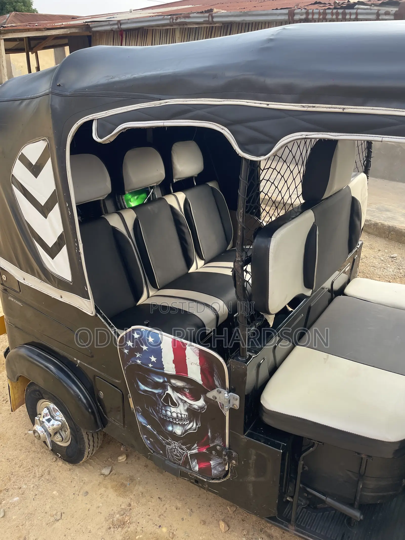 Bajaj RE 2025 Black