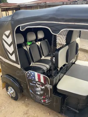 Bajaj RE 2025 Black