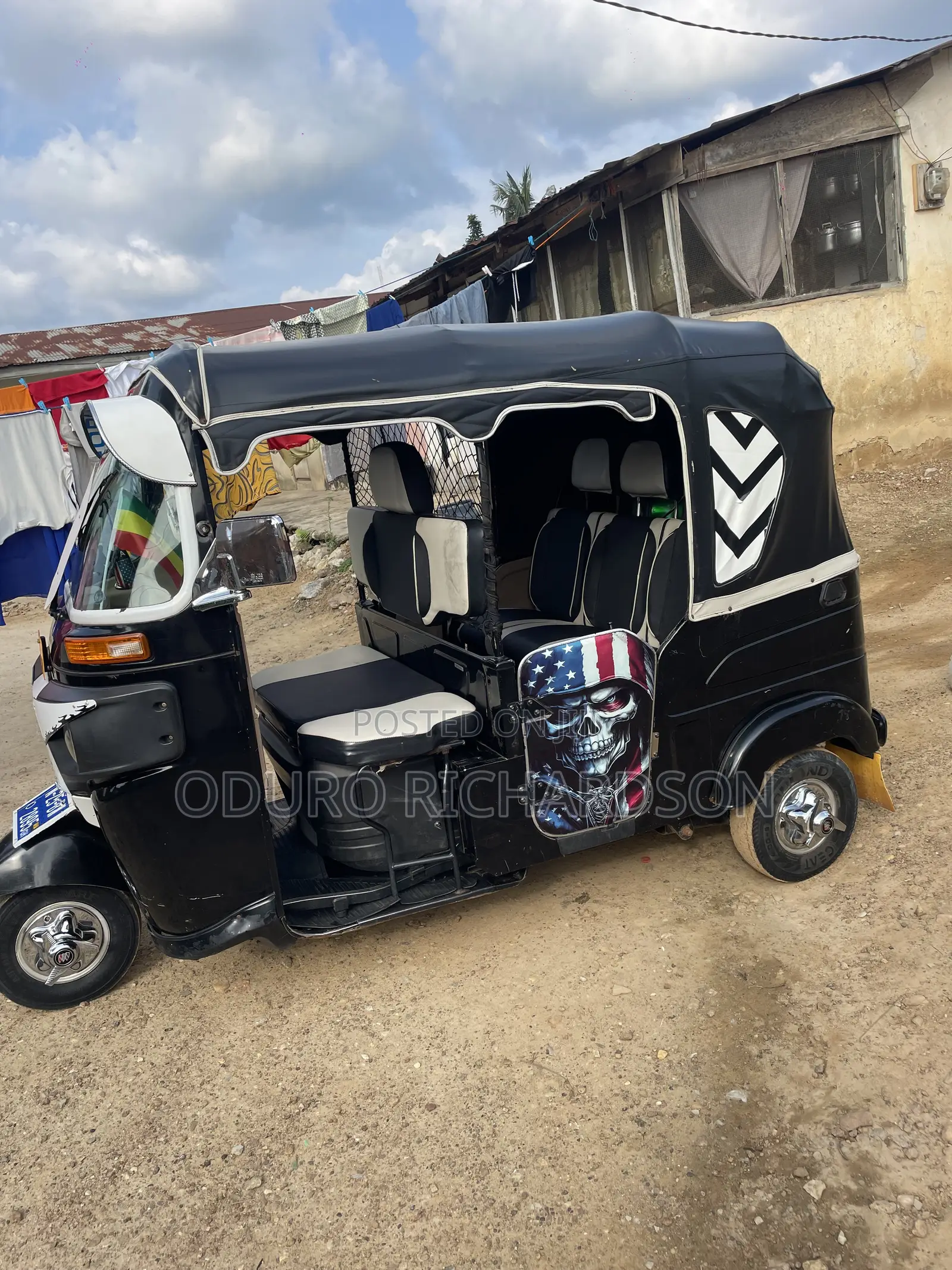 Bajaj RE 2025 Black