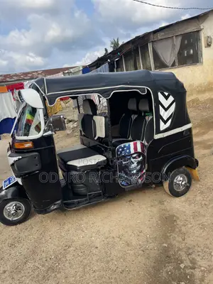 Bajaj RE 2025 Black